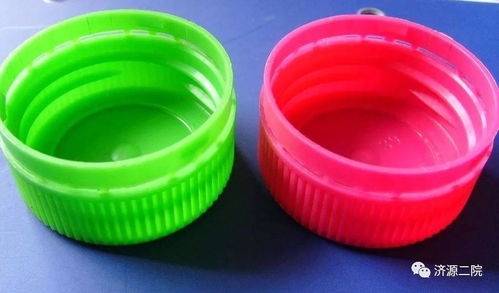 18歲男孩喝飲料,卻因?yàn)轱嬃掀客蝗徊荒苷f(shuō)話,急忙趕往醫(yī)院